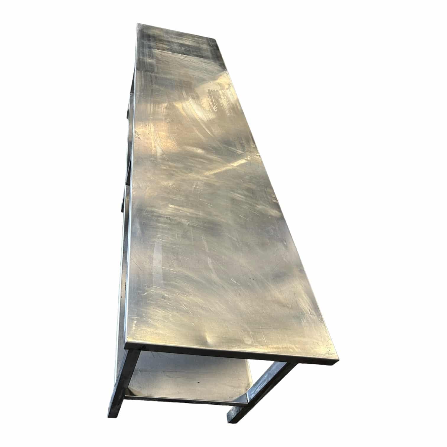 image00140 Table inox vue de haut