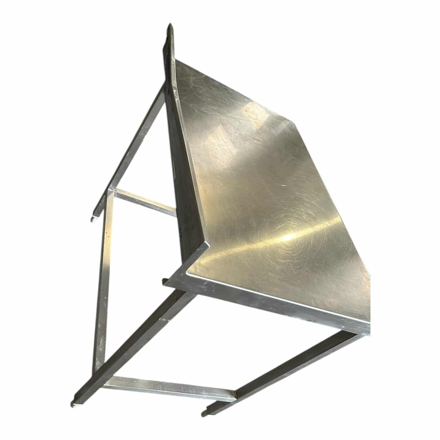 image00123 Table inox 100 cm d'occasion vue de c^^oté
