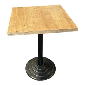 Table de restauration 55x55 d'occasion vue de face