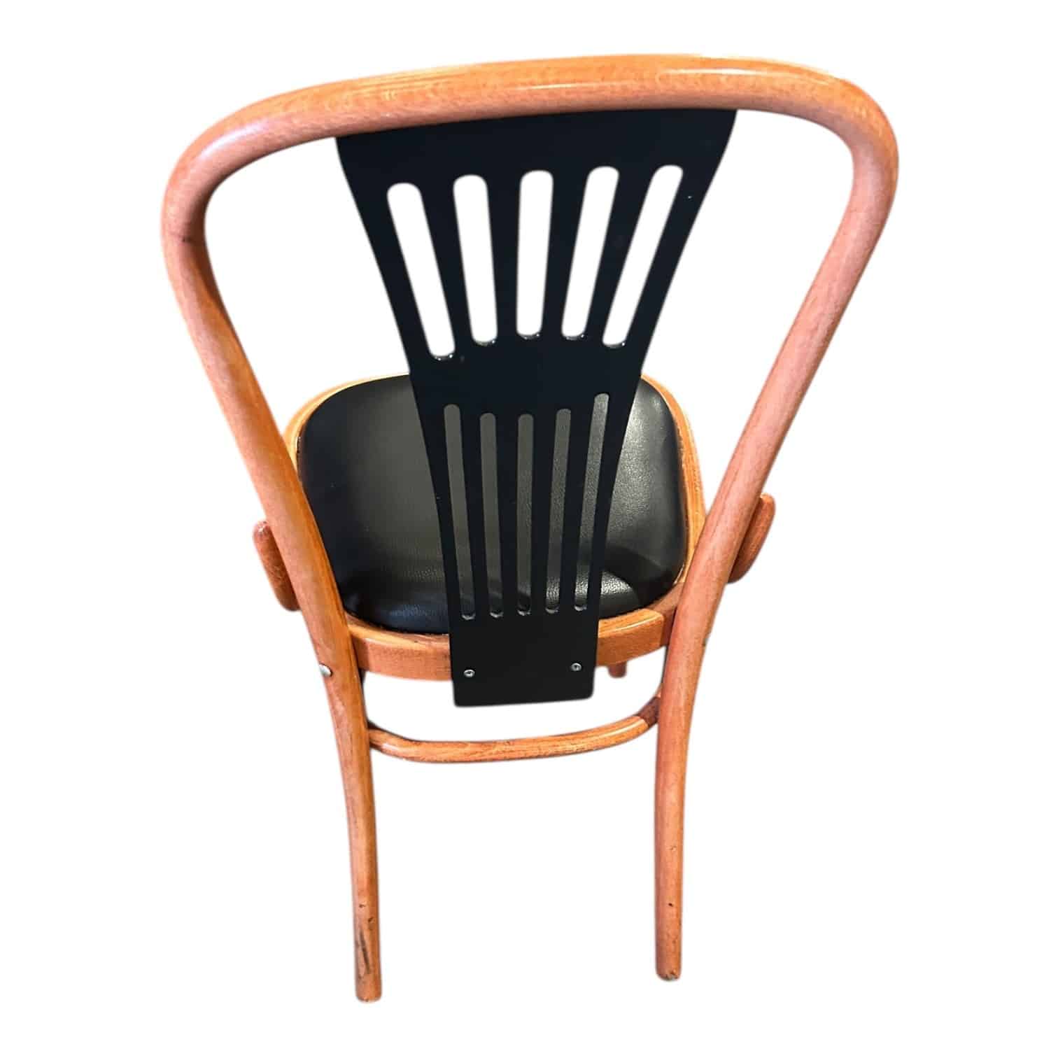 image00006 Chaise en bois assise noir d'occasion